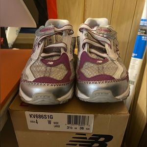 New Balance shoes. Girls size 4.
